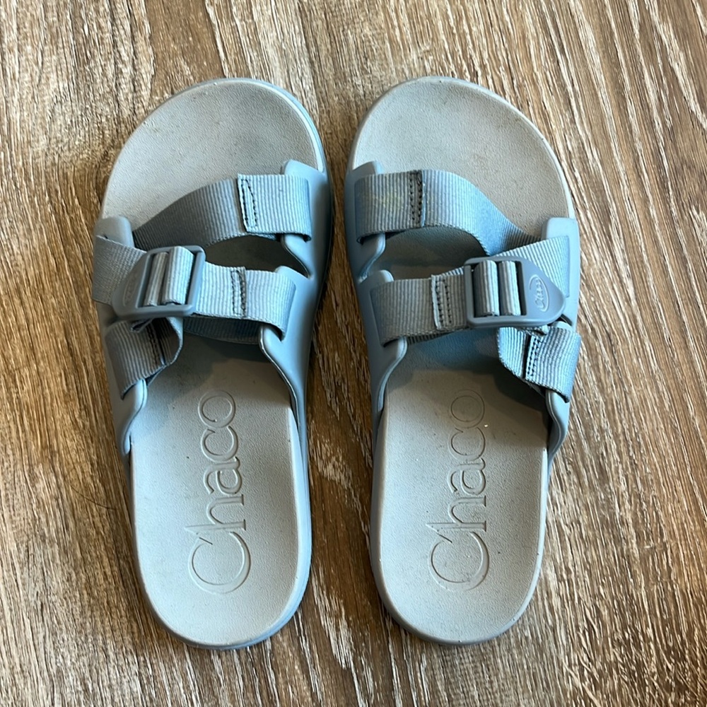 EUC women’s Chaco Chillos slides; size 6; blue gray color